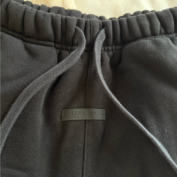 Fear of God Essentials Black Sweatpants with Bold Logo - Picture 2 of 4